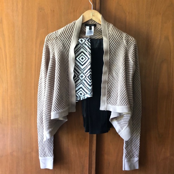 Color-blocked leggings from Jala Clothing. - Picture 3 of 7